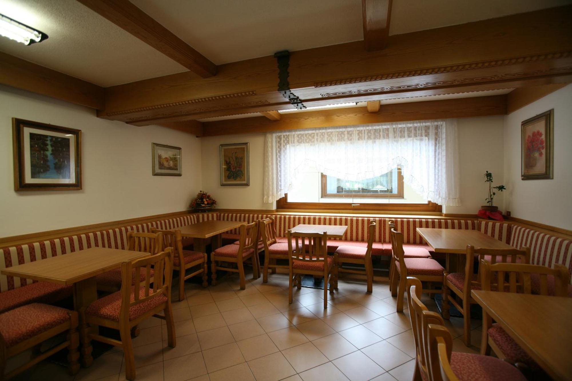Hotel Sella Ronda Serenella Campitello di Fassa Buitenkant foto