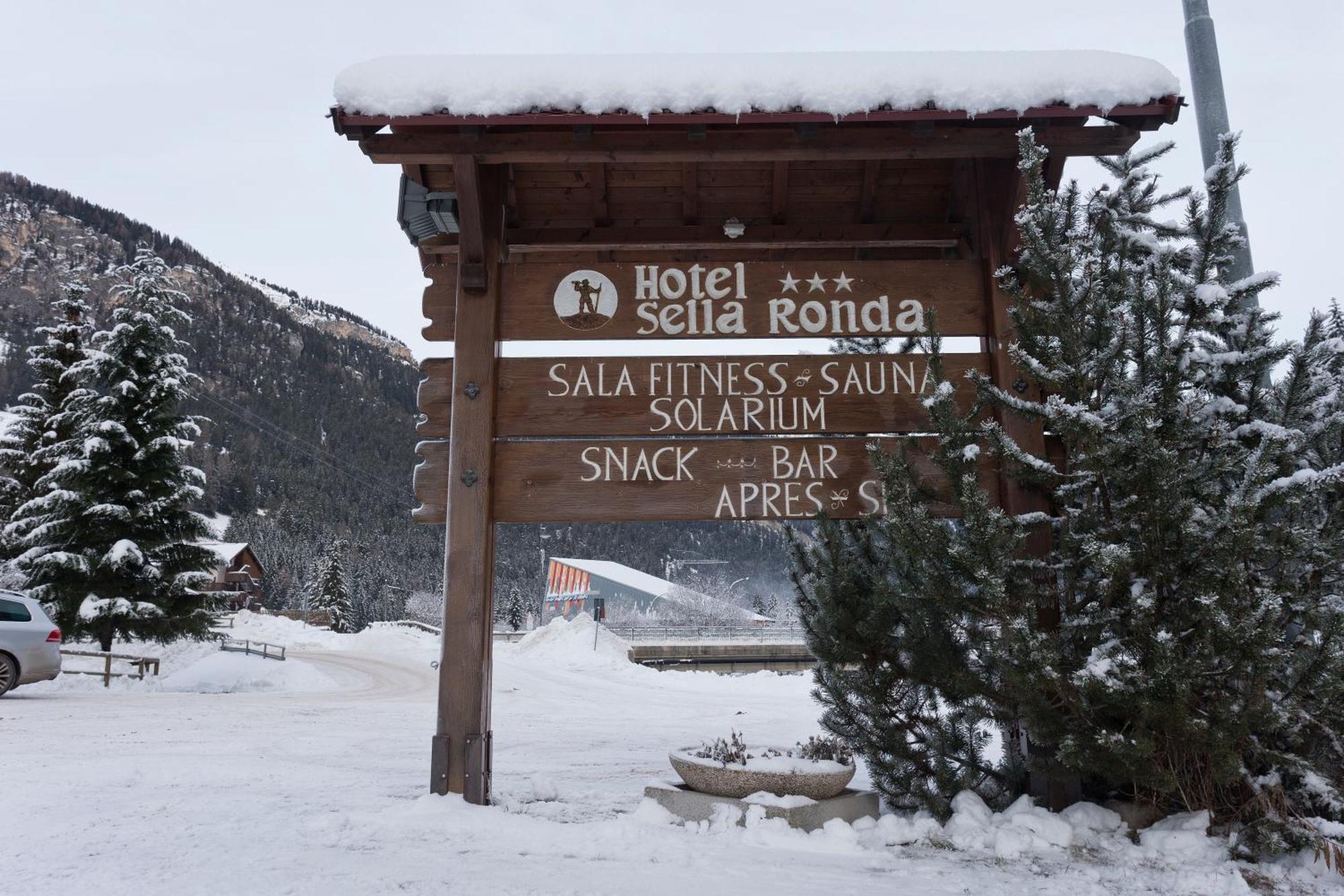 Hotel Sella Ronda Serenella Campitello di Fassa Buitenkant foto